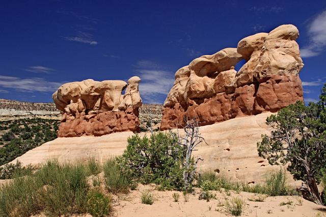 024 hole in the rock road, devils garden.JPG